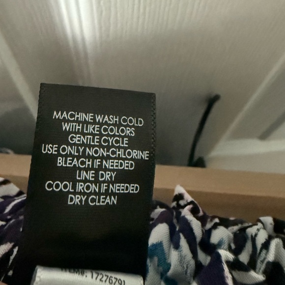 Torrid (Size 2) Shorts 🤍 18/20 or 2X 🖤 excellent condition - Picture 9 of 9